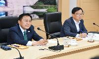 화천군청 업무보고, 군민이 실시간으로 지켜본다