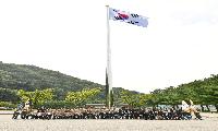 화천 하늘 60m 위에 대형 태극기…접경지역 새 랜드마크 우뚝